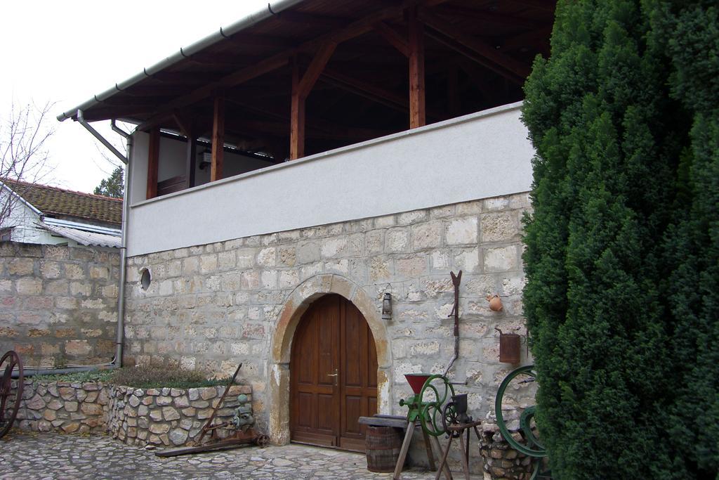 Hotel Adler Panzio Budaörs Exterior foto