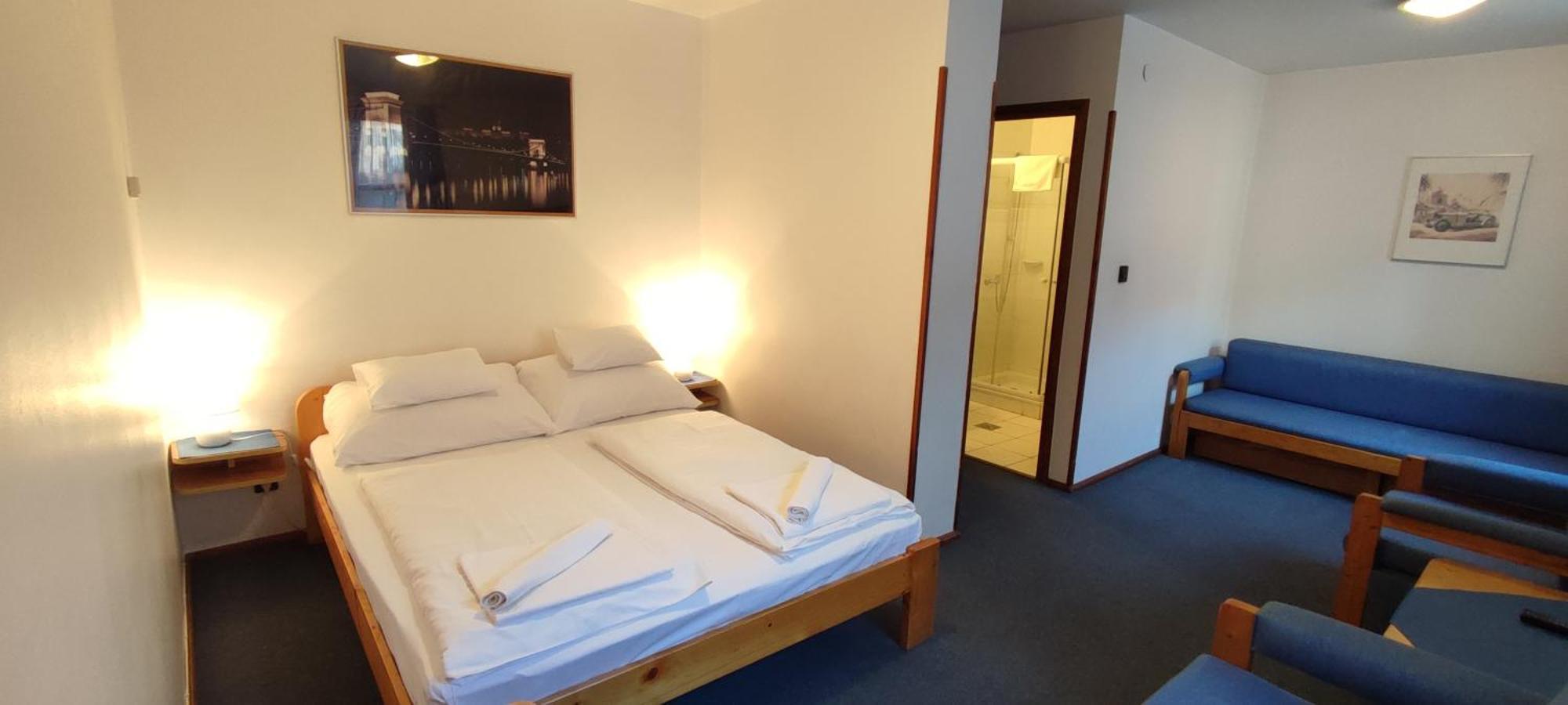 Hotel Adler Panzio Budaörs Exterior foto